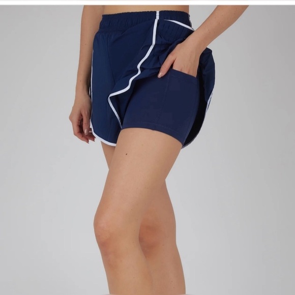 Yogalicious NWT Radiant Courtside Chic Athletic Shorts Size Small - Picture 2 of 12